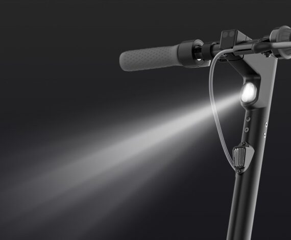 Lumière avant LED intégrée de 2,5W et réflecteurs E&Z-MARK